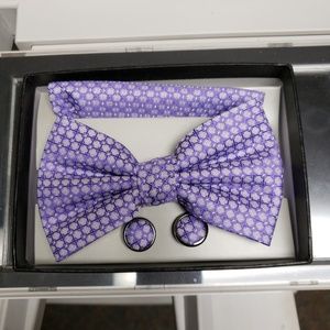 Purple cufflinks, bow tie and hanky set